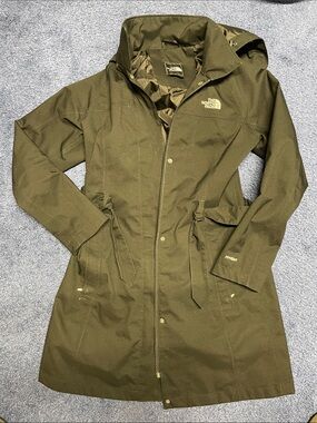 Northface Raincoat sz small